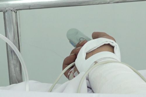 Vụ cháy nhà một người chết ở TP.HCM: Hai thanh niên bỏng hô hấp nặng