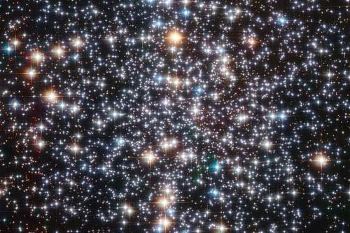 Kính viễn vọng Hubble phát hiện 'hố đen ẩn' hiếm gặp trong Dải Ngân hà