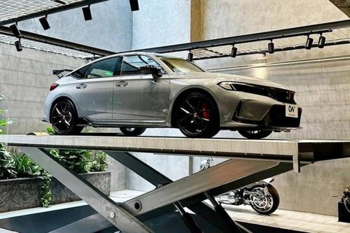 Lộ diện chủ nhân Honda Civic Type R đầu tiên tại Việt Nam