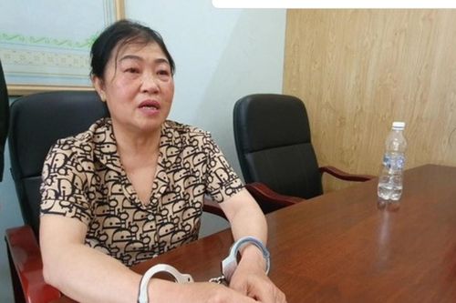 Tạt thẳng axit vào mặt chồng rồi bỏ trốn, người phụ nữ bị bắt giữ sau 20 năm