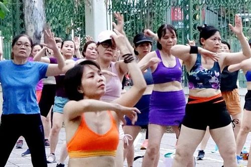Aerobic ngoài trời - Hoạt động thú vị giúp phụ nữ khỏe đẹp và xả stress