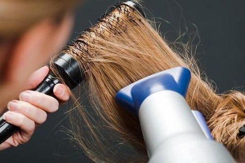 Thuốc nhuộm tóc có gây ung thư không? Nghiên cứu 35 năm khiến nhiều người sững sờ