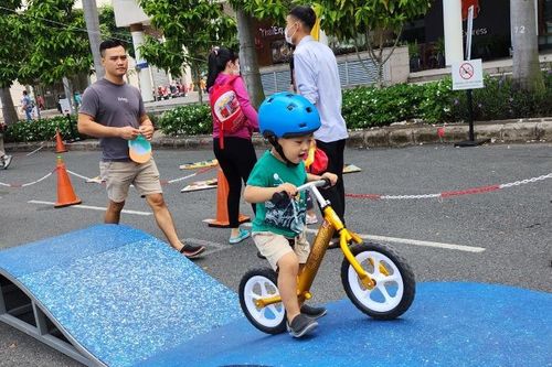 Hàng ngàn người tham gia ngày hội hướng về trẻ em tại Phú Mỹ Hưng
