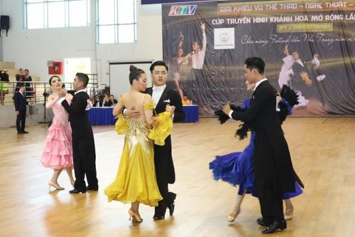 Sôi động những vũ điệu