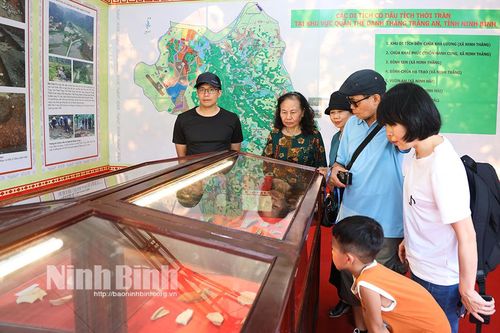 Trưng bày giới thiệu về dấu tích văn hóa thời Trần