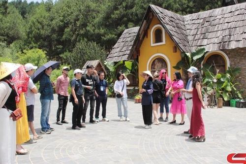 Đoàn Famtrip khảo sát đánh giá chất lượng điểm đến tại Khu du lịch quốc gia Mộc Châu