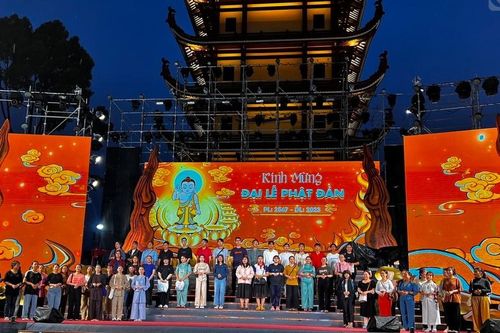 Lúc 19 giờ ngày 10-4-Quý Mão sẽ biểu diễn 'Lửa thiêng rực sáng sử vàng' tại Việt Nam Quốc Tự