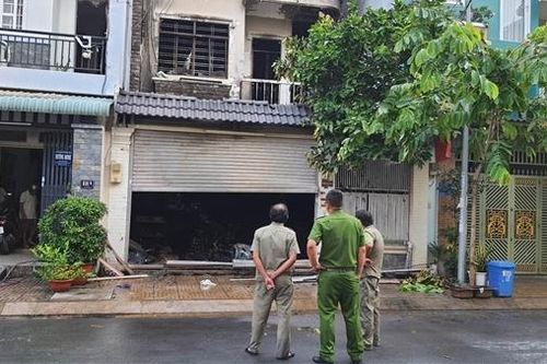 Cháy nhà 3 tầng lúc rạng sáng, 3 người thương vong