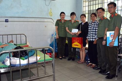 Thiếu úy Công an gặp nạn trên đường đi cấp căn cước cho công dân