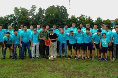 Giao lưu bóng đá và công tác thiện nguyện