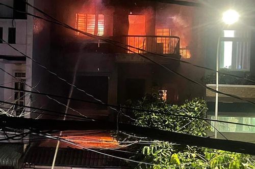 TP.HCM: Cháy nhà lúc nửa đêm, 3 người thương vong