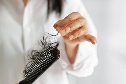 Những biện pháp đơn giản giúp giảm rụng tóc