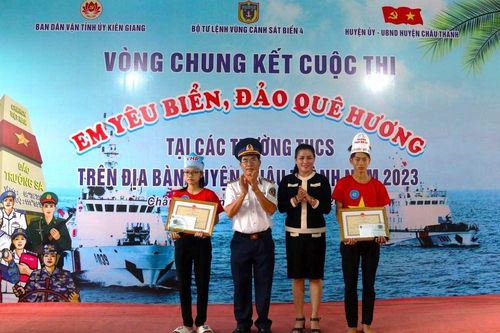Chung kết cuộc thi 'Em yêu biển đảo quê hương'