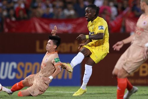 V-League và chuyện con người, thời thế...