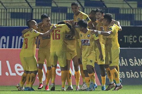Lê Quốc Phương 'nhỏ nhưng có võ', sở hữu chân trái siêu dị với thể lực như người không phổi