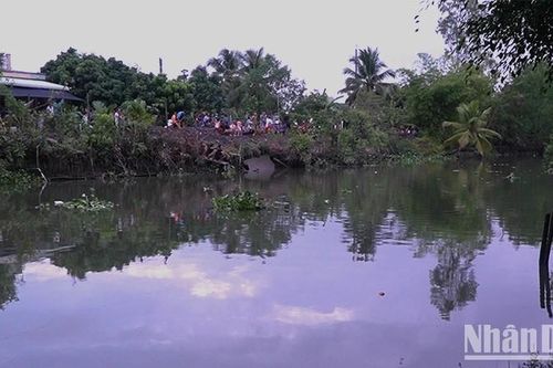 Tìm được thi thể cháu bé trong vụ 3 chị em đuối nước thương tâm
