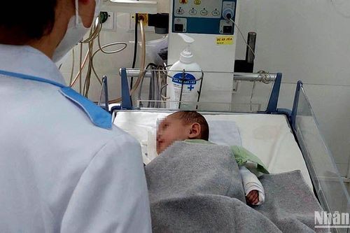 Bé gái hơn 2 tháng tuổi bị bạo hành ở Đà Lạt có thể xuất viện