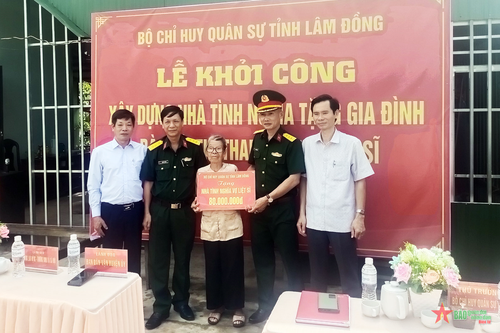 Khởi công xây dựng nhà tình nghĩa tặng gia đình người có công