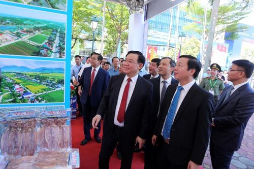 Chủ tịch Quốc hội Vương Đình Huệ: Hà Tĩnh sẽ biến thách thức thành khát vọng phát triển
