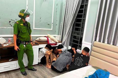 14 nam nữ thuê căn hộ mở tiệc ma túy