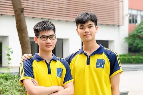 Đôi bạn trường chuyên Bắc Ninh cùng đạt Huy chương Olympic