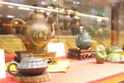Xác lập kỷ lục thế giới Bộ sưu tập 1.000 ấm trà tử sa
