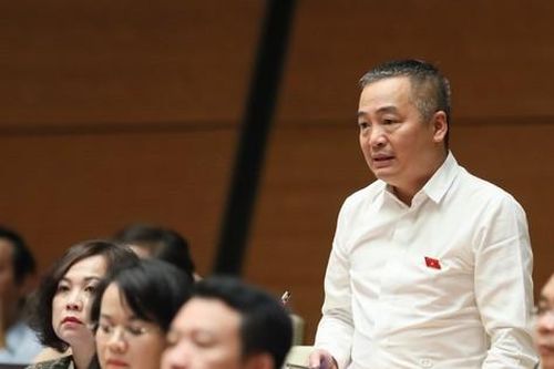 'Khám một bệnh nhân được 27.000 đồng mà còn trừ ngược, trừ xuôi'
