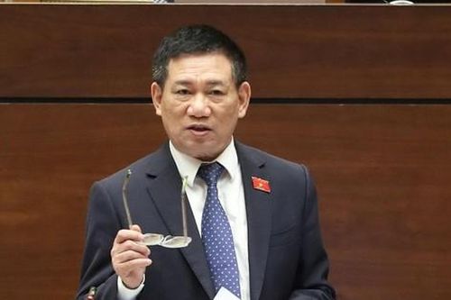 'Tháp tùng Thủ tướng đi kiểm tra, về đến sân bay 4 Bộ trưởng được 4 gói mỳ tôm'