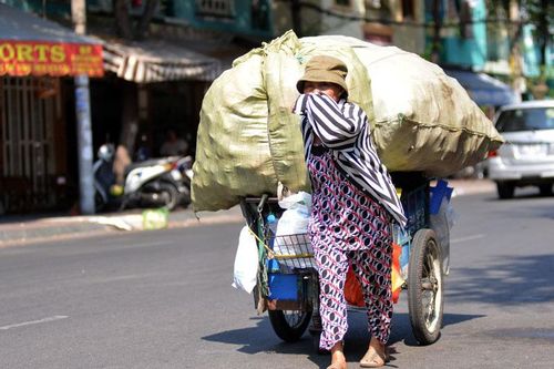 Nước mắt chảy xuôi
