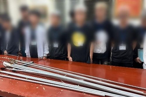 Tạm giữ 18 đối tượng mang hung khí đi 'giải quyết mâu thuẫn' rồi quay TikTok