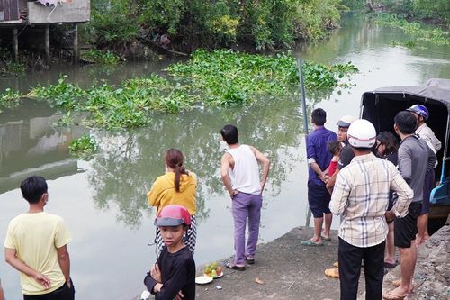 5 trẻ em ở miền Tây chết đuối thương tâm