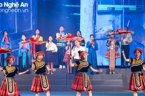 Những hình ảnh đặc sắc tại Hội thi 'Hát dân ca trong trường học'