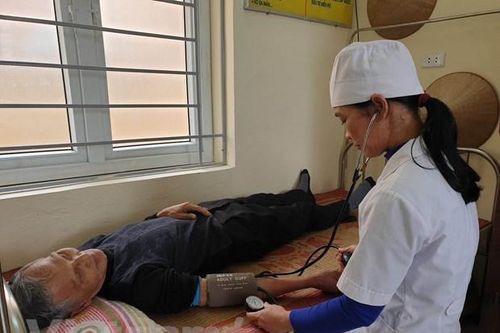 Nâng cao năng lực y tế cơ sở: Cần cơ chế luân chuyển và tăng thu nhập