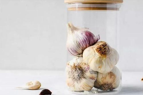 Bảo quản tỏi chỉ cần thêm 3 thứ này, để cả năm không mốc hỏng, mọc mầm