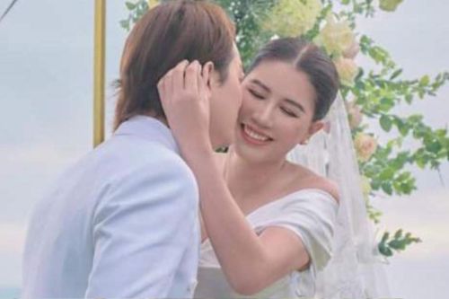 Cựu người mẫu Trang Trần nói gì khi đám cưới bị chê 'ít khách mời'?