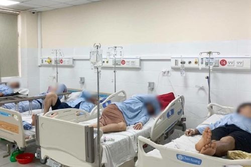 Ăn trứng cá sấu hỏa tiễn, 6 người đàn ông có biểu hiện bất thường phải nhập viện