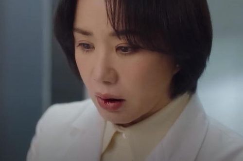 Khán giả bất bình vì diễn biến mới của phim 'Bác sĩ Cha'
