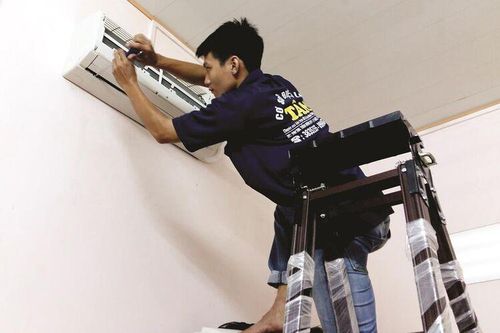 Nỗi lo tăng giá điện, sinh hoạt phí