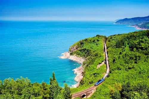 Việt Nam lọt top 9 hành trình du lịch bằng tàu ngoạn mục nhất thế giới