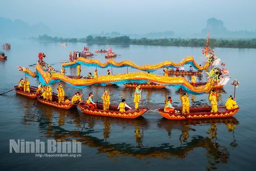 Mùa lễ hội trên sông
