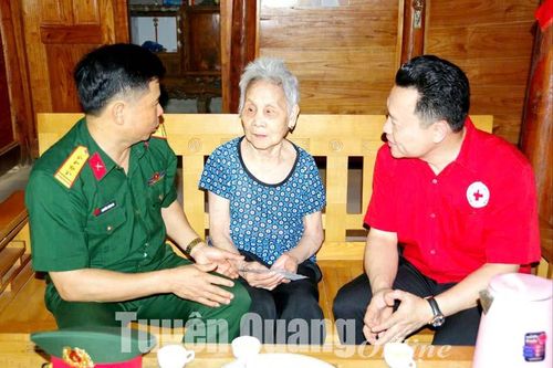 Trên 500 người dân ở Lương Thiện được khám sức khỏe miễn phí