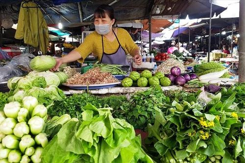 Chú ý lựa chọn rau, quả tươi trong mùa hè