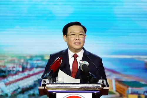 Chủ tịch Quốc hội Vương Đình Huệ yêu cầu Hà Tĩnh bám sát quy hoạch, đẩy mạnh đột phá 4 ngành trọng điểm