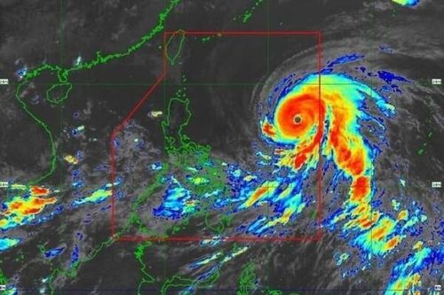 Siêu bão dị thường Mawar sắp đổ bộ vào Philippines