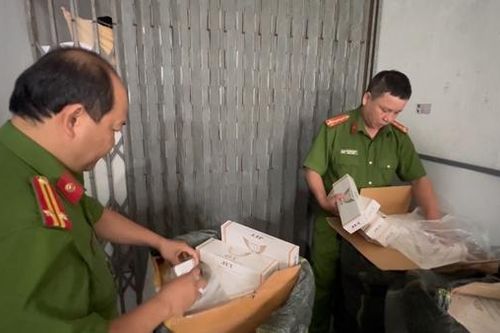 Tăng cường xử lý tội phạm vận chuyển, buôn bán thuốc lá lậu