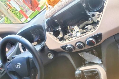 Bắt nhóm nghiện 'đá' chuyên đập kính cửa xe, trộm thiết bị ô tô
