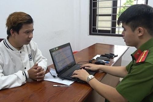 Bị tóm khi mang xe gian đi tiêu thụ