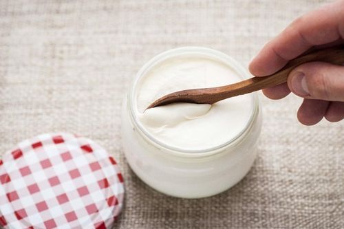 Mỗi ngày nên ăn bao nhiêu hộp sữa chua?