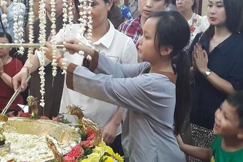 Ngoài 3 gáo nước thơm tắm Phật cần làm điều này thì lễ Phật đản mới giàu công đức