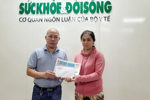 Gia đình người đàn ông chấn thương nặng sau tai nạn nhận gần 18 triệu đồng từ bạn đọc hảo tâm